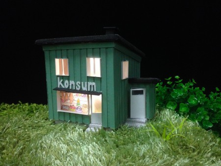 Modellhus, tillverkat för barnpjäsen Sparvel. Teater Tamauer. Scenografi Heidi Saikkonen. 